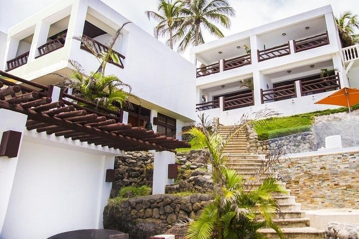 TRANSPORT HOTEL CLIFFS AND THE FARALLONES IN EL SALVADOR - Photo 1 of 6